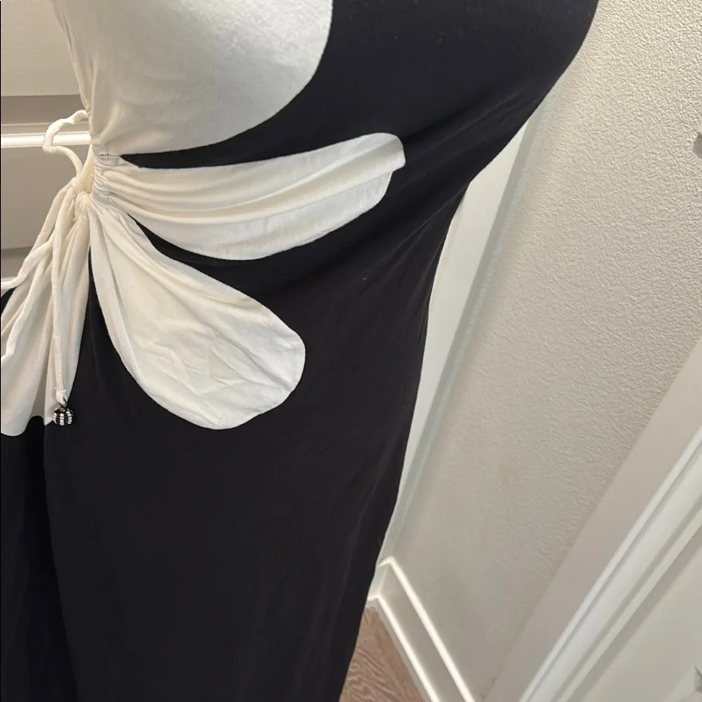 SOLD - FARM Rio One Shoulder Elegant Black and White Floral Dress Size S - Picture 6 of 10